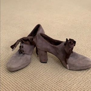 Ron White Suede Ribbon Heels